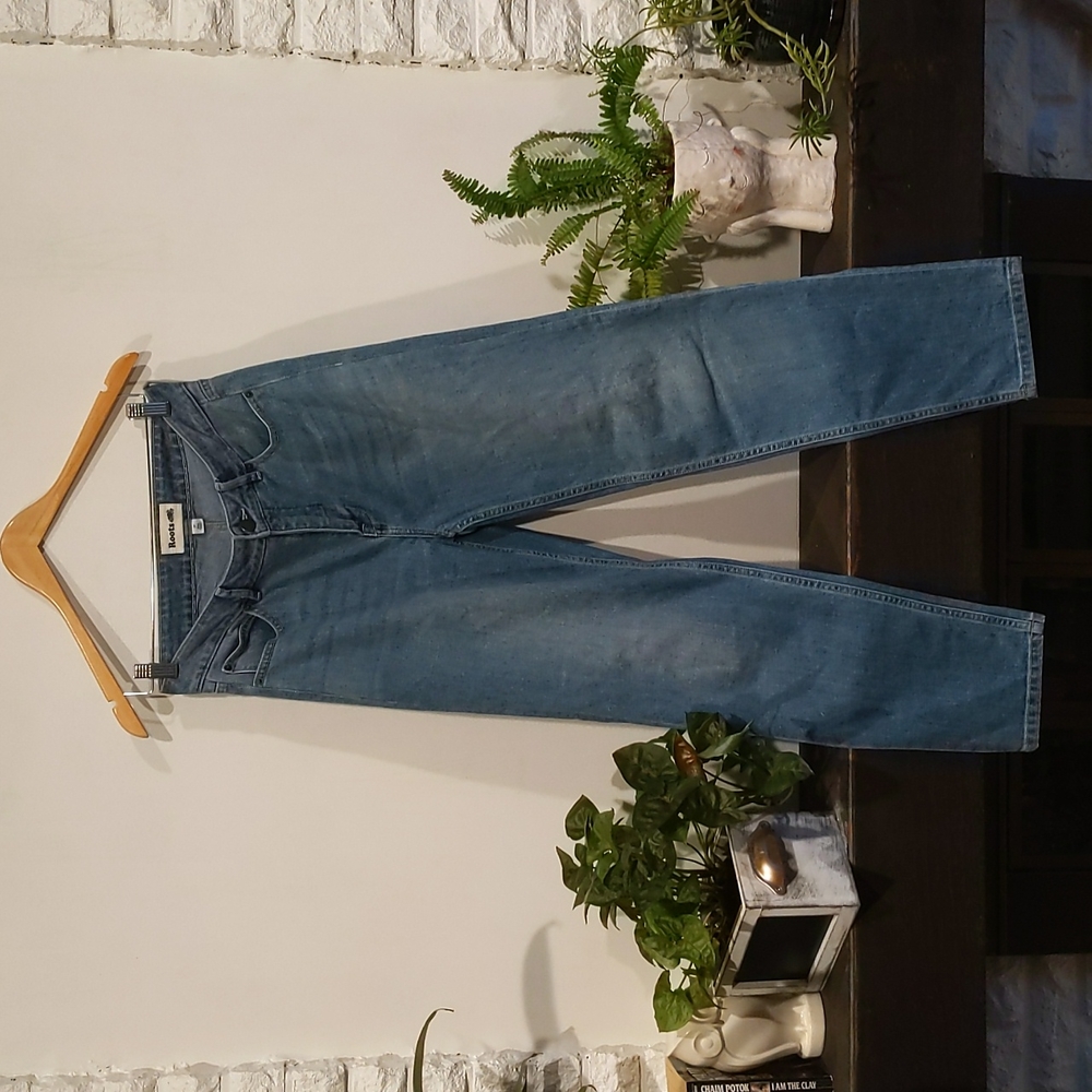 Roots straight leg jeans size 27.